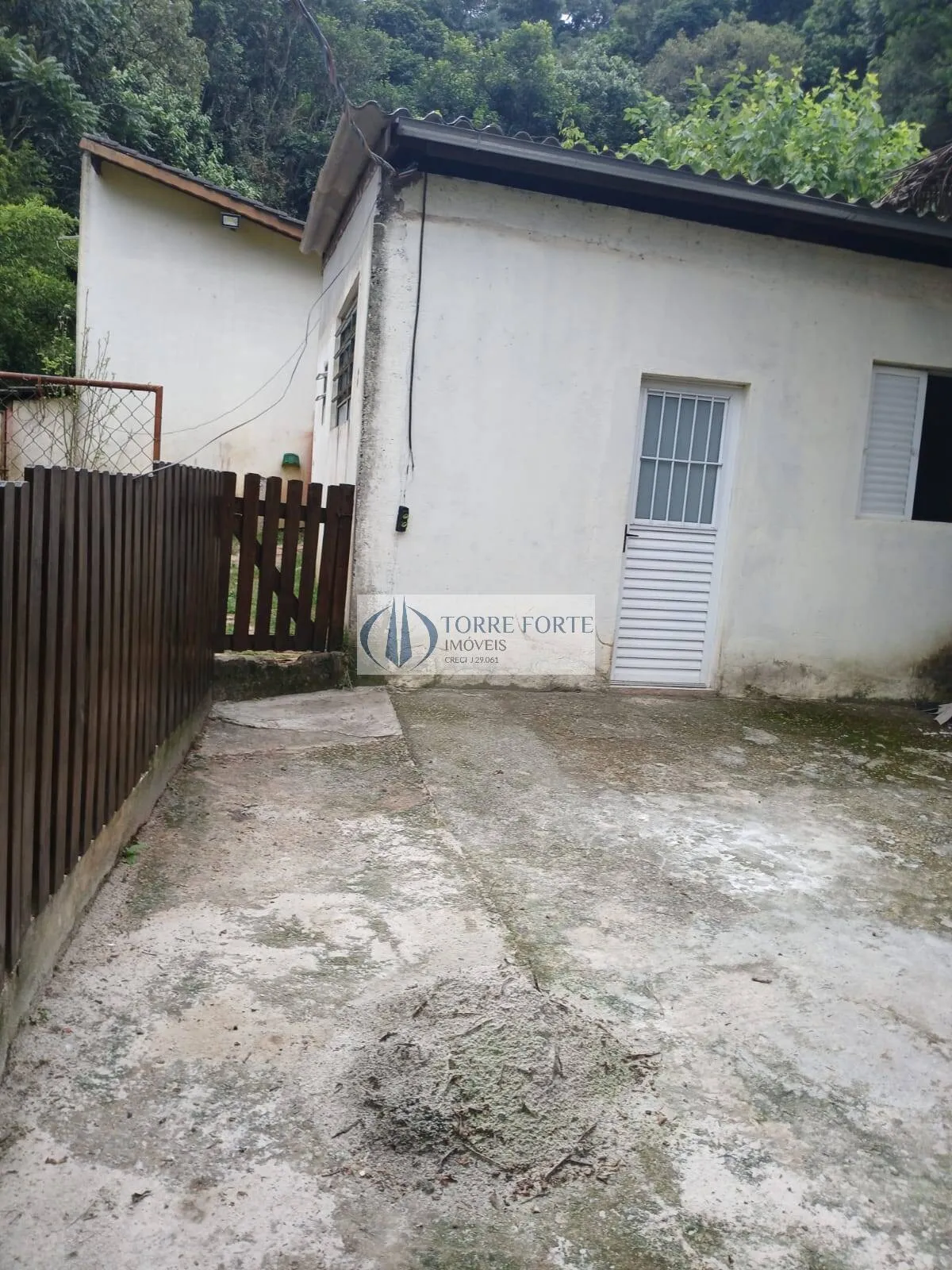 Imagem Casa com 5 quartos 1 suite 6 vagas de garagem na Serra da Cantareira.