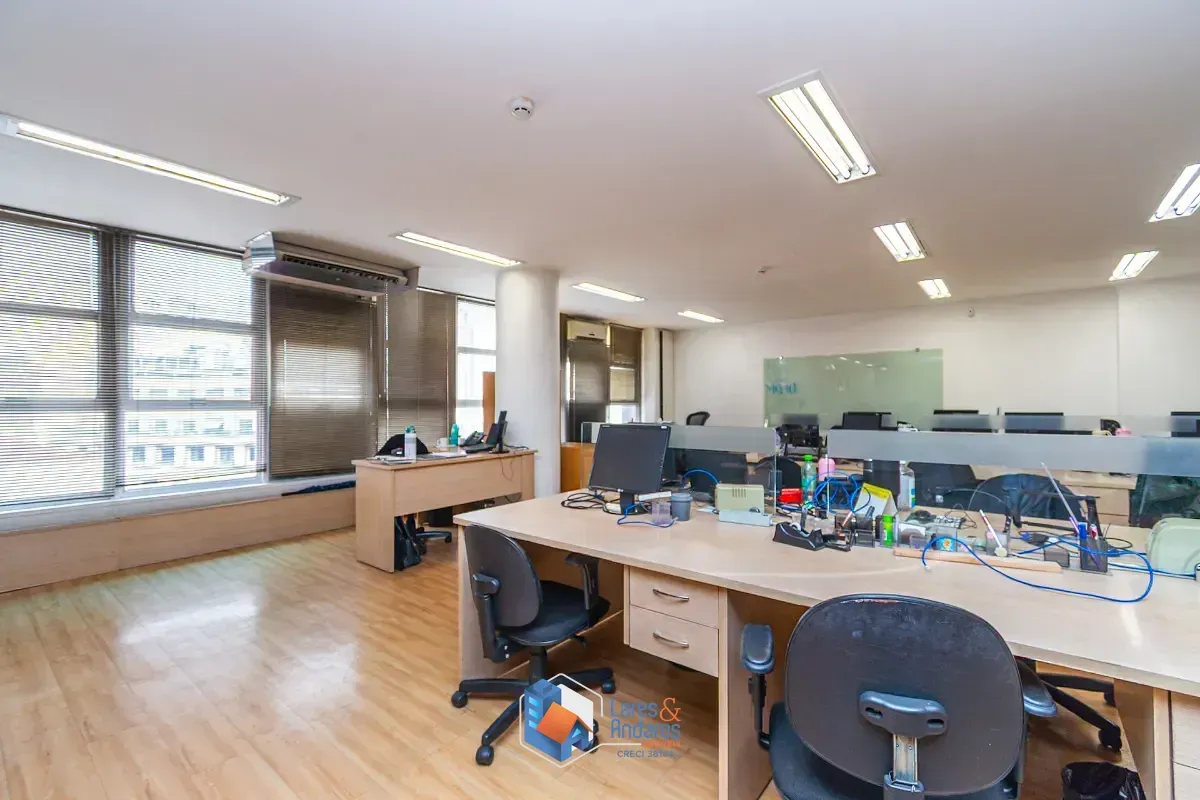 Imagem Conjunto comercial para venda em Centro, 378m²