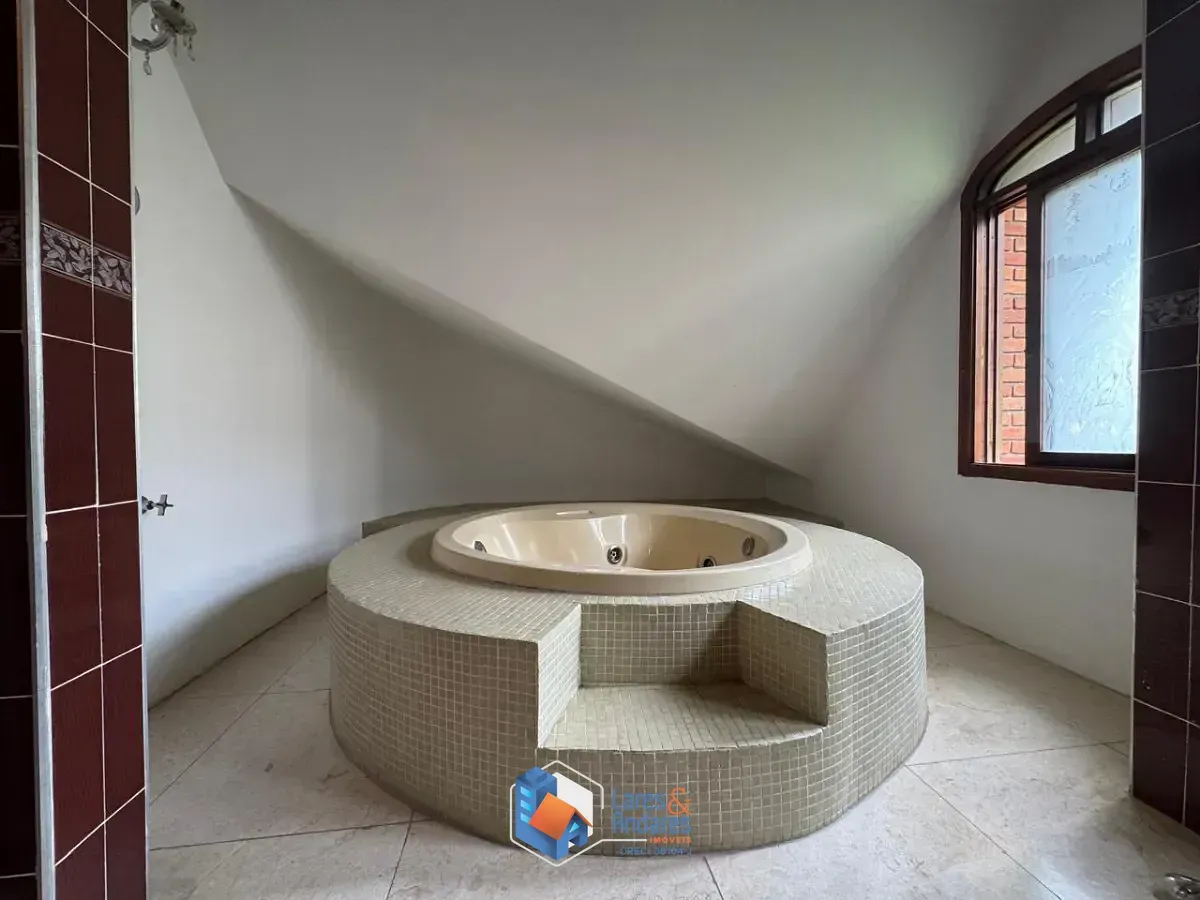 Imagem Casa para venda em Planalto Paulista com 4 quartos, sendo 4 suítes, 509m²