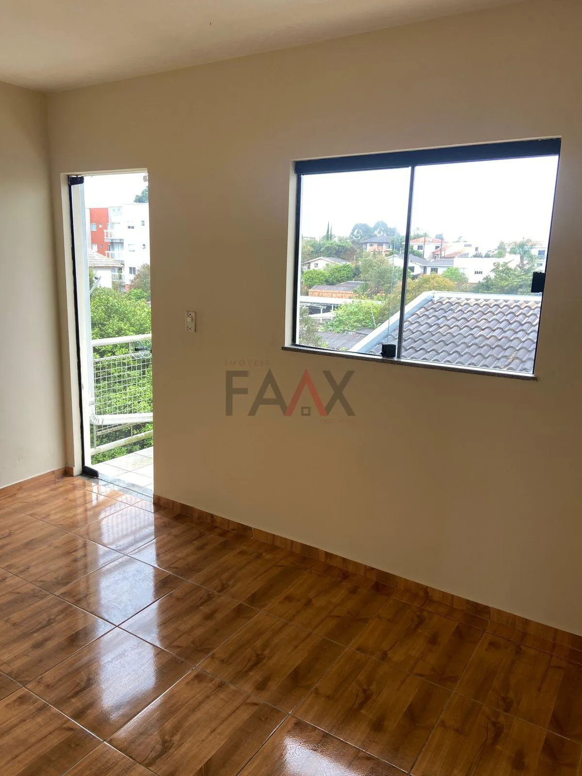 Imagem Excelente Casa à venda próximo à Praça da Ucrânia, TRIANON, GUARAPUAVA-PR