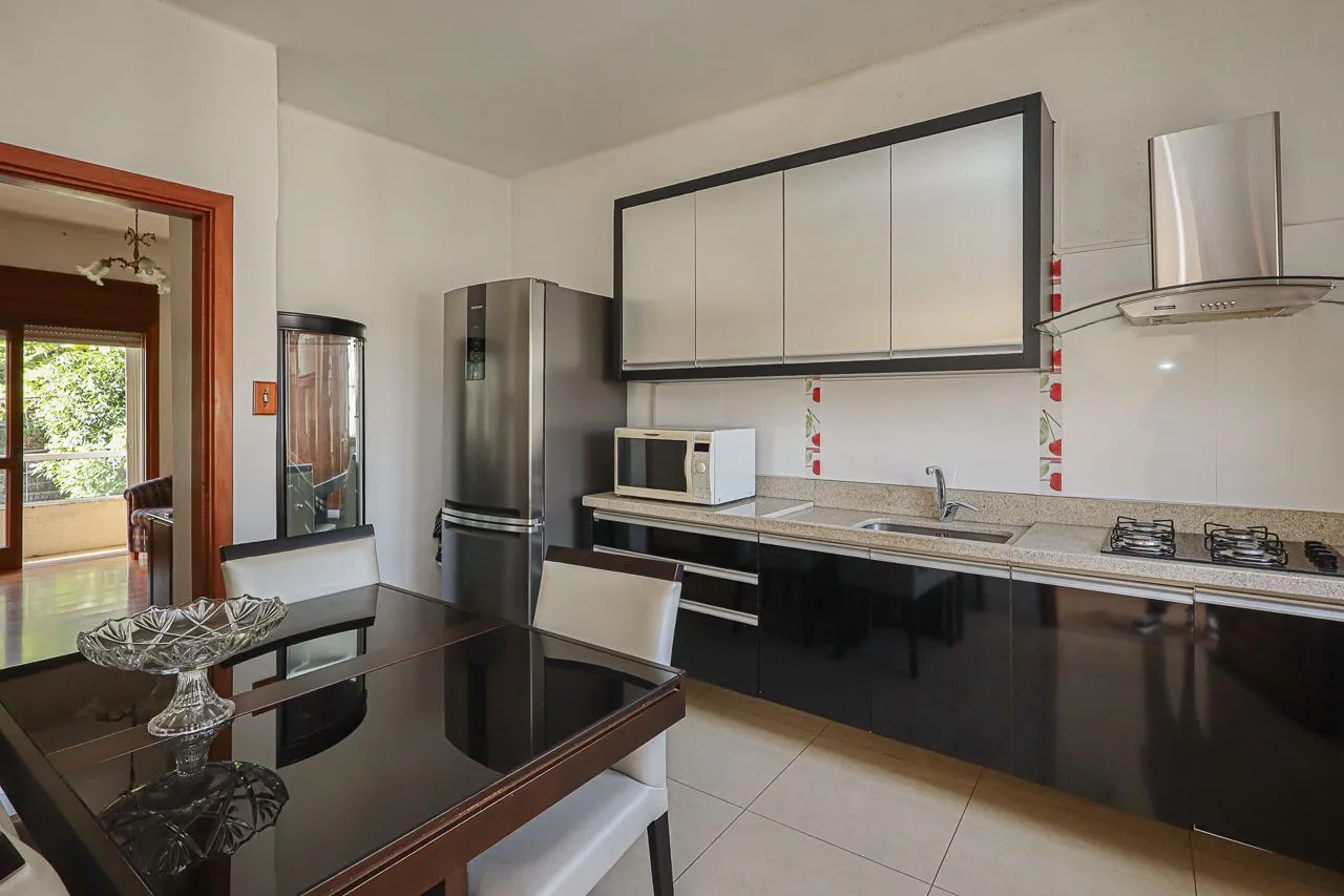 Imagem Casa à venda, 3 dormitórios, 316m², 4 vagas de garagem, Bairro São Geraldo