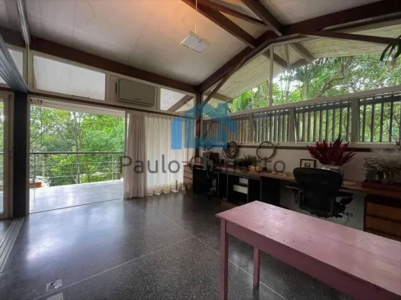 Imagem Casa à venda em condomínio autoral na Granja Viana
