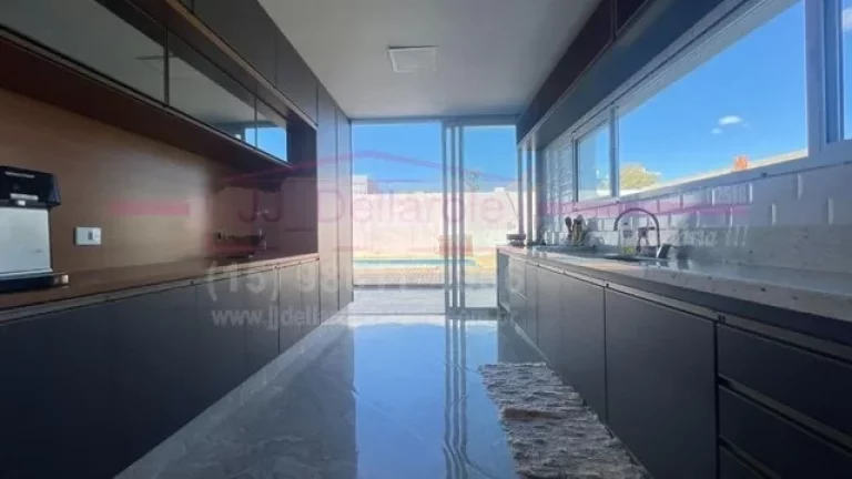 Imagem Belíssima casa dentro de condomínio