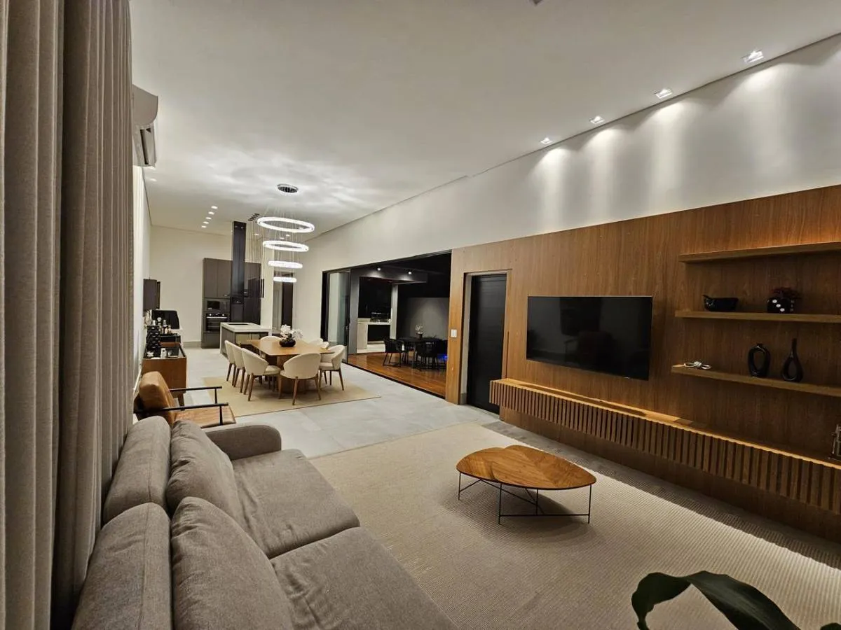 Imagem Casa à venda em Franca, Núcleo Agrícola Alpha, com 3 quartos, 220m2