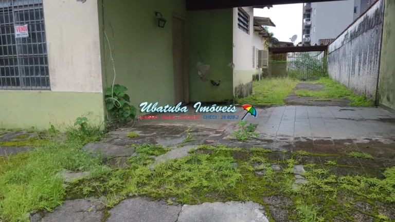 Foto do imóvel Terreno em ótima Localização Centro com casinha simples