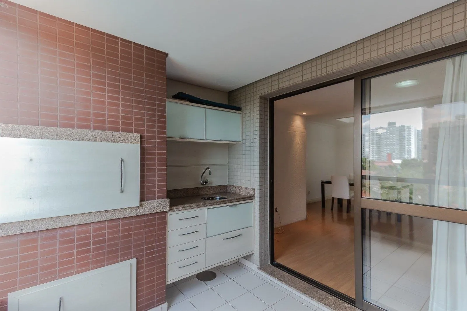 Imagem Apartamento, 4 dormitórios, sacada fechada com churrasqueira - Av. Panamericana