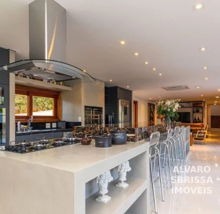 Imagem JÁ FOI VENDIDO - Casa luxuosa com 5 suítes, mobiliada e climatizada, de fundo para o lago do Condomínio Fazenda Vila Real de Itu SP