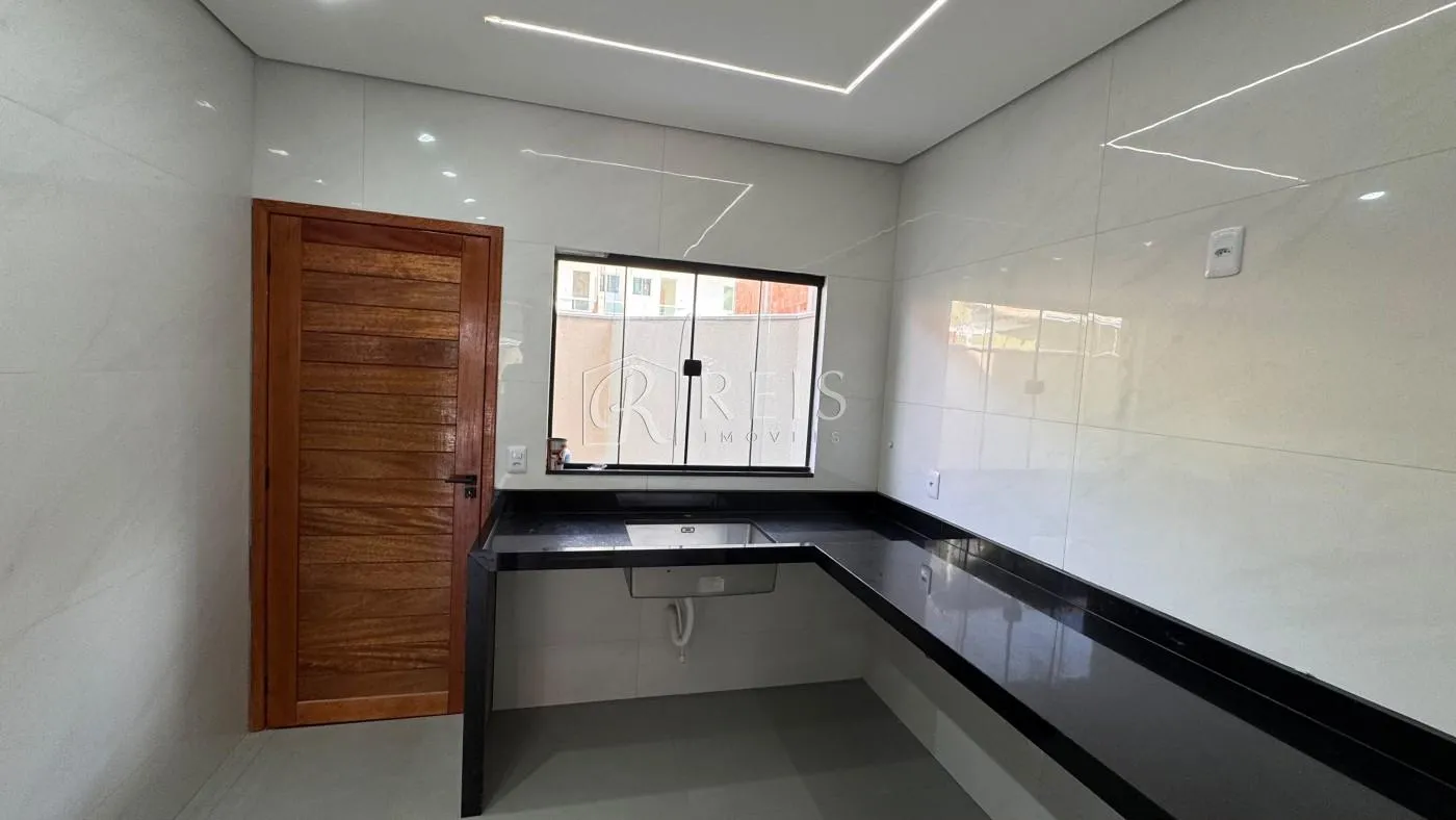 Imagem Casa para Venda em Rio das Ostras, Atlântica, 3 dormitórios, 2 suítes, 3 banheiros, 2 vagas