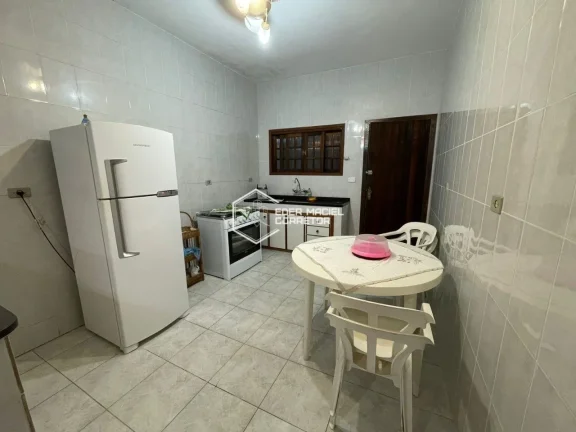 Imagem Se você busca espaço, conforto e uma localização privilegiada no litoral, este imóvel é perfei...