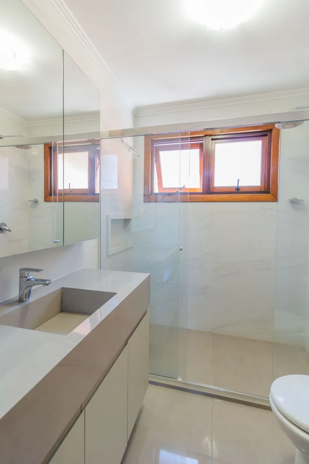 Imagem Casa Condominio para Venda - 286.89m², 4 dormitórios, sendo 2 suites, 2 vagas - Cristal