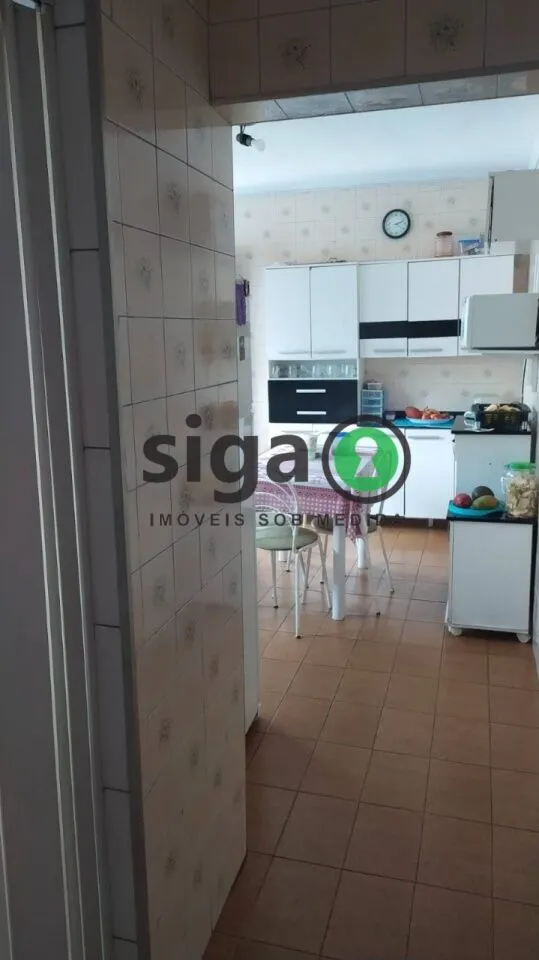 Imagem Imóvel com 3 Casas e 3 Vagas Próximo à Av. Santa Catarina