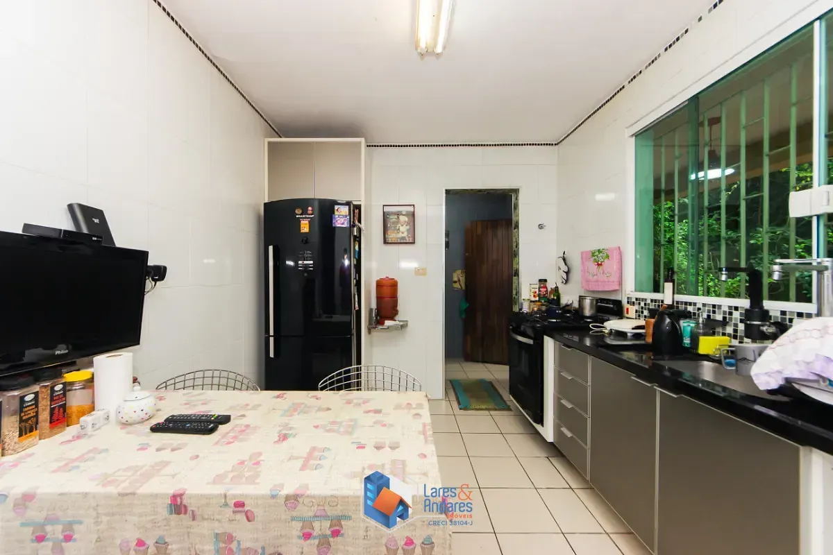 Imagem Casa para venda em Ipiranga com 4 quartos, sendo 1 suíte, 196m²