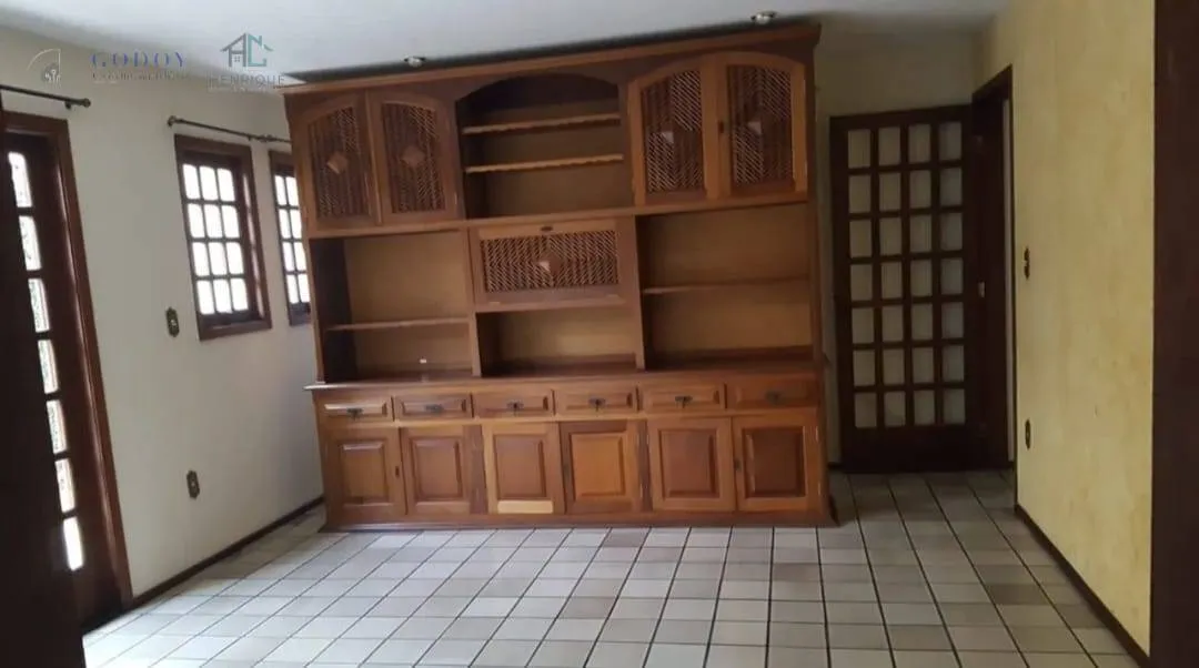 Imagem Casa Espaçosa com Piscina, Salão de Festas e Área Gourmet