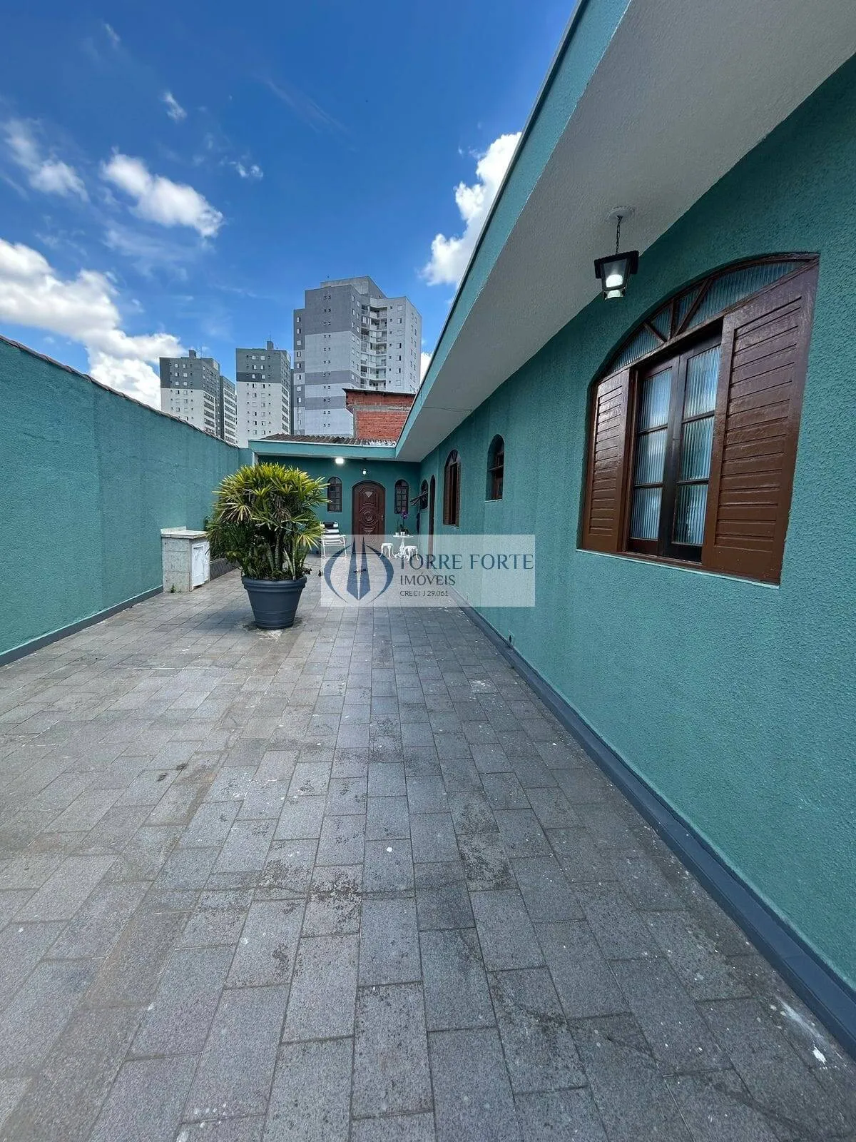 Imagem Casa 3 dormitórios 1 banheiro e 3 vagas na Vila Bela aceita permuta