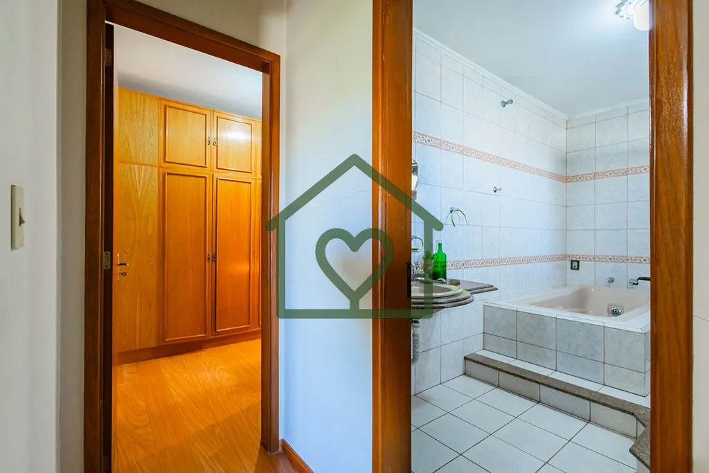Imagem Casa residencial à venda no bairro Medianeira, em Porto Alegre

Excelente casa localizada na Rua Dr...