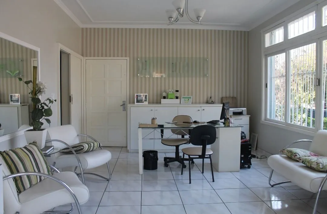 Imagem Casa para Venda - 221m², 3 dormitórios, sendo 1 suites, 4 vagas - Tristeza