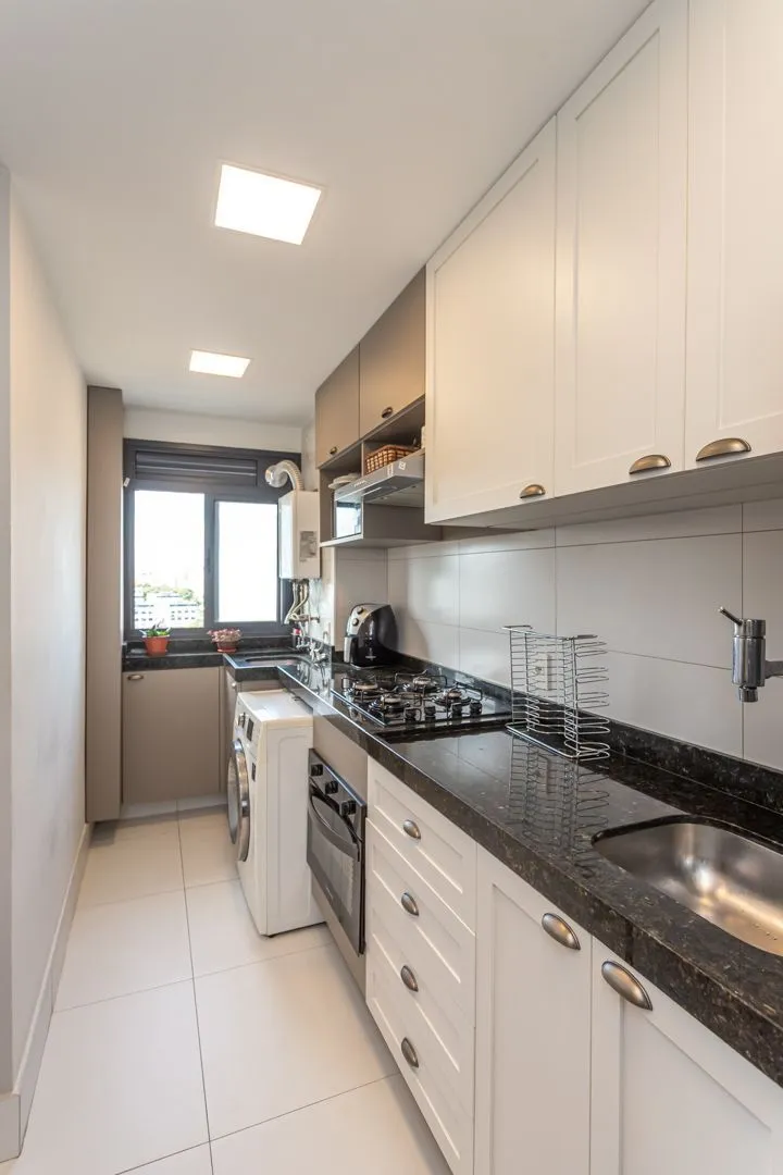 Imagem Apartamento 02 dormit com suíte e 01 vaga, no bairro Azenha, em Porto Alegre.