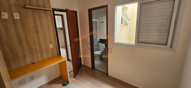 Imagem Casa em condomínio fechado, 2 suítes, banheiro social, móveis planejados na cozinha, dormitórios...