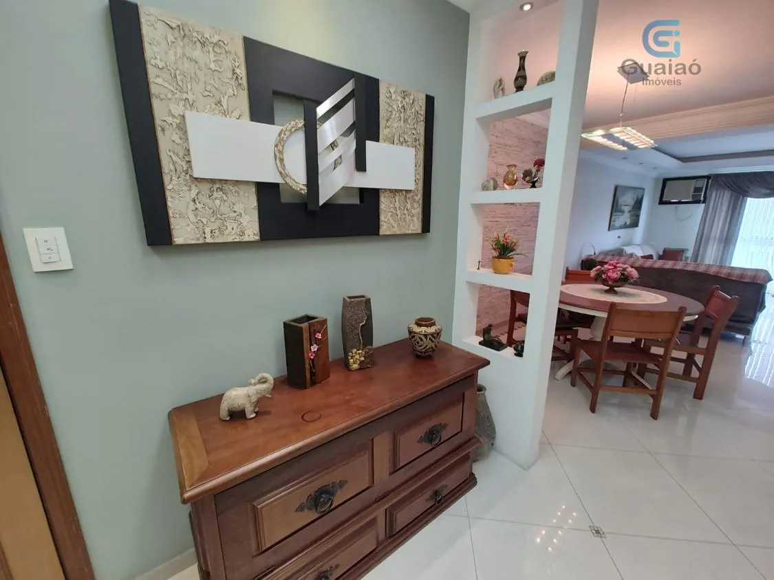 Imagem VENDO LINDO E AMPLO APARTAMENTO COM 03 DORMITÓRIOS E 02 VAGAS DE GARAGEM NO EMBARÉ, SANTOS