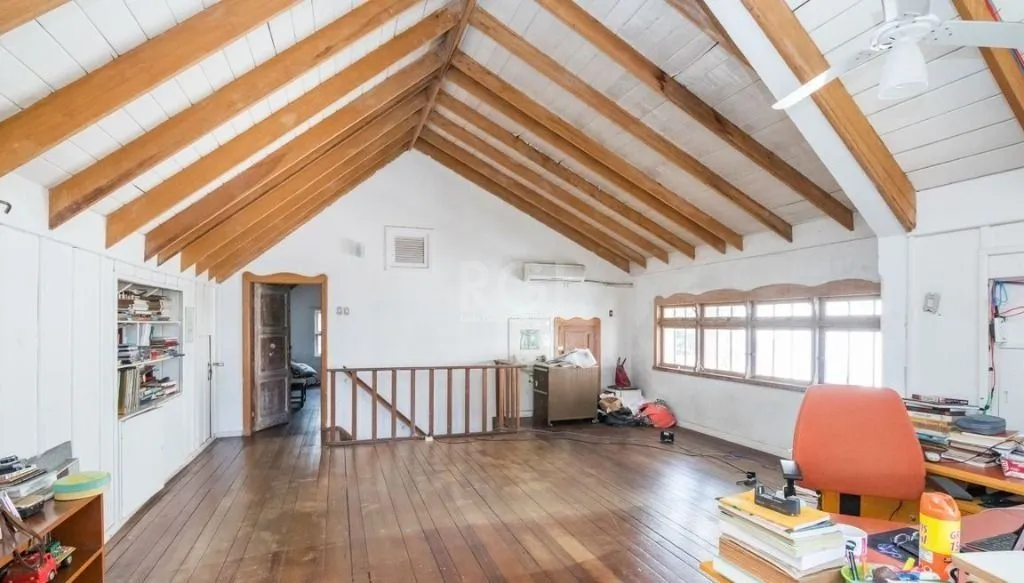 Imagem Casa Para Comprar com 3 quartos e 3 vagas no Rio Branco