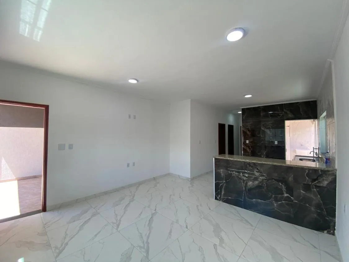 Imagem CASA NOVA COM PISCINA, 3 DORMITÓRIOS E AMPLO QUINTAL NO JARDIM BOPIPORANGA EM ITANHAÉM