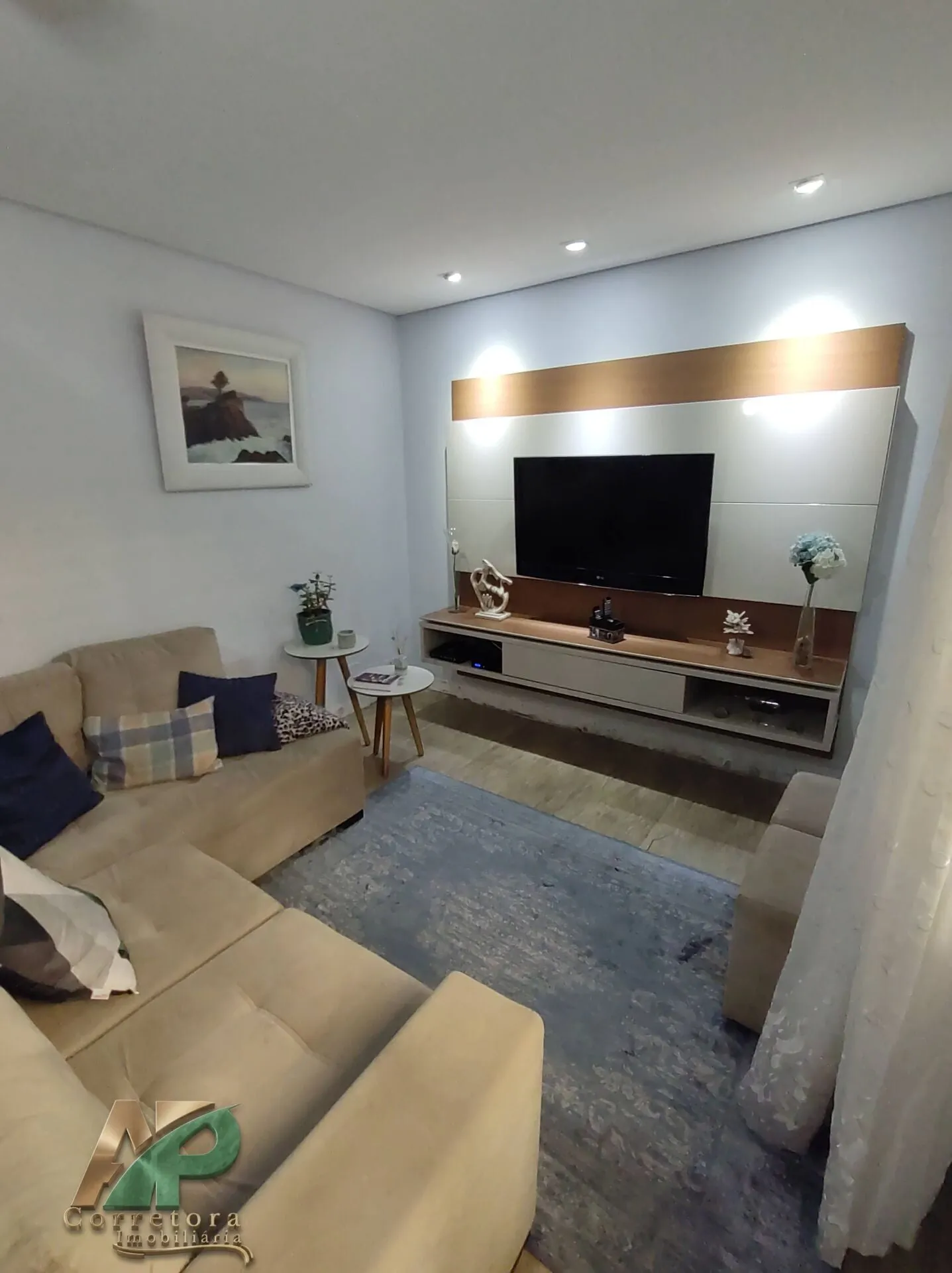 Imagem Casa à Venda em Taboão da Serra: 308m², 2 Vagas e Perto do Shopping