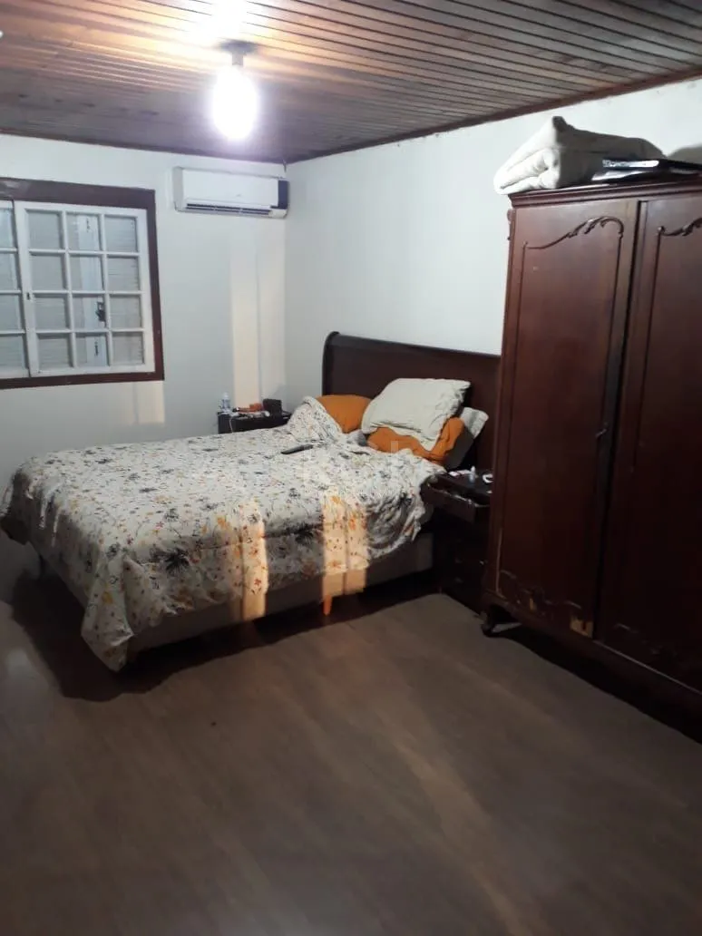 Imagem Casa para Venda - 230.45m², 4 dormitórios, sendo 1 suites, 3 vagas - Ponta Grossa
