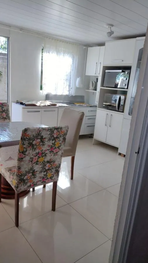 Imagem Casa para Venda em Pelotas, Três Vendas, 2 dormitórios, 2 banheiros