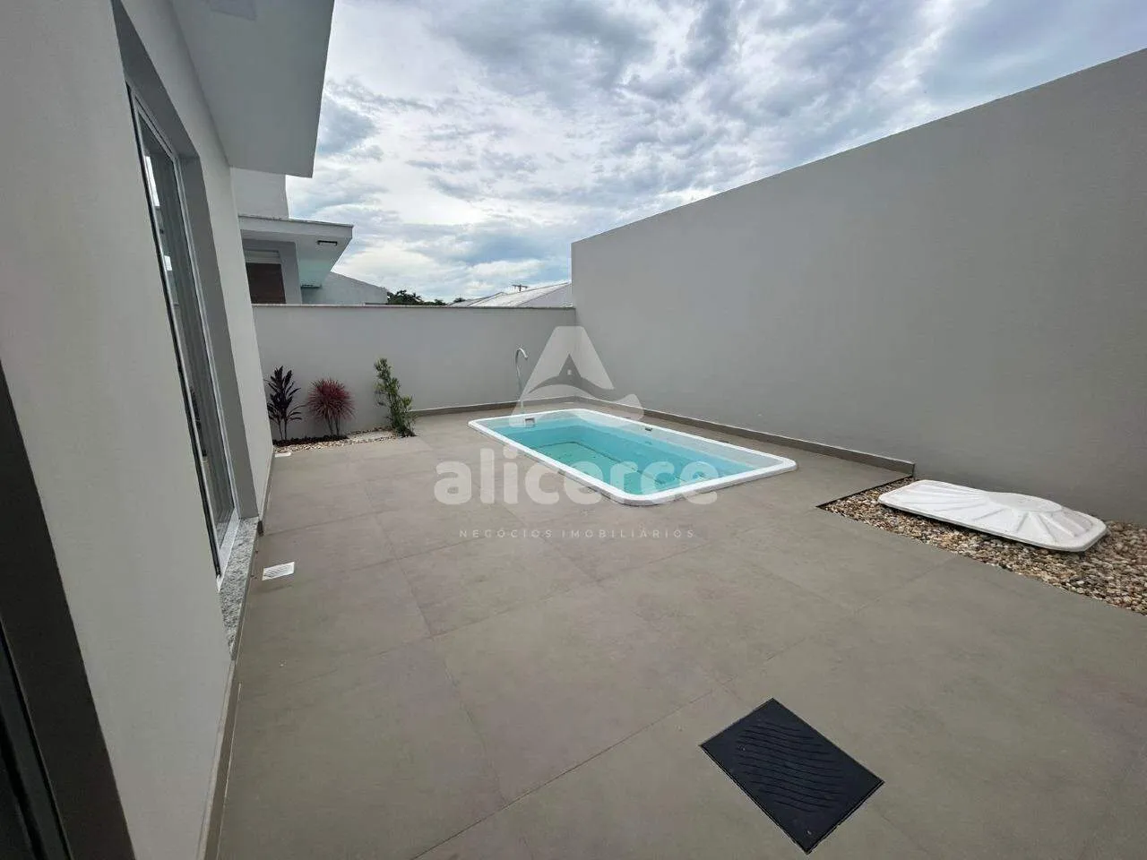 Imagem Casa à venda com 3 quartos I 1 suíte I 100m² I piscina I em Bela Vista Palhoça