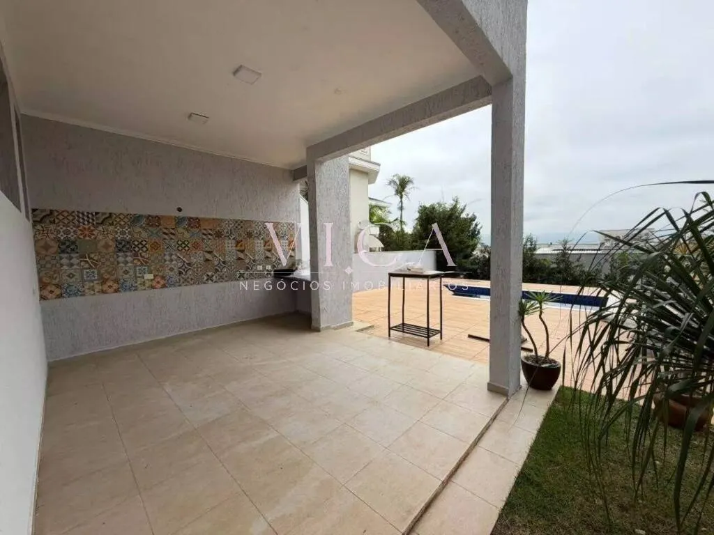 Imagem Valville 1| Casa 3 suítes, vista reserva, espaço gourmet - R$ 12.900,00 mês