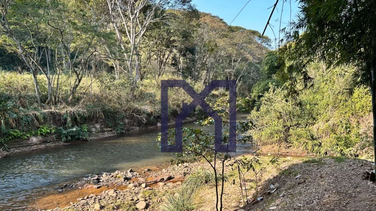 Imagem Chácara com 5 dormitórios à venda, 10000 m² por R$ 750.000,00 - São Pedro - Itajubá/MG