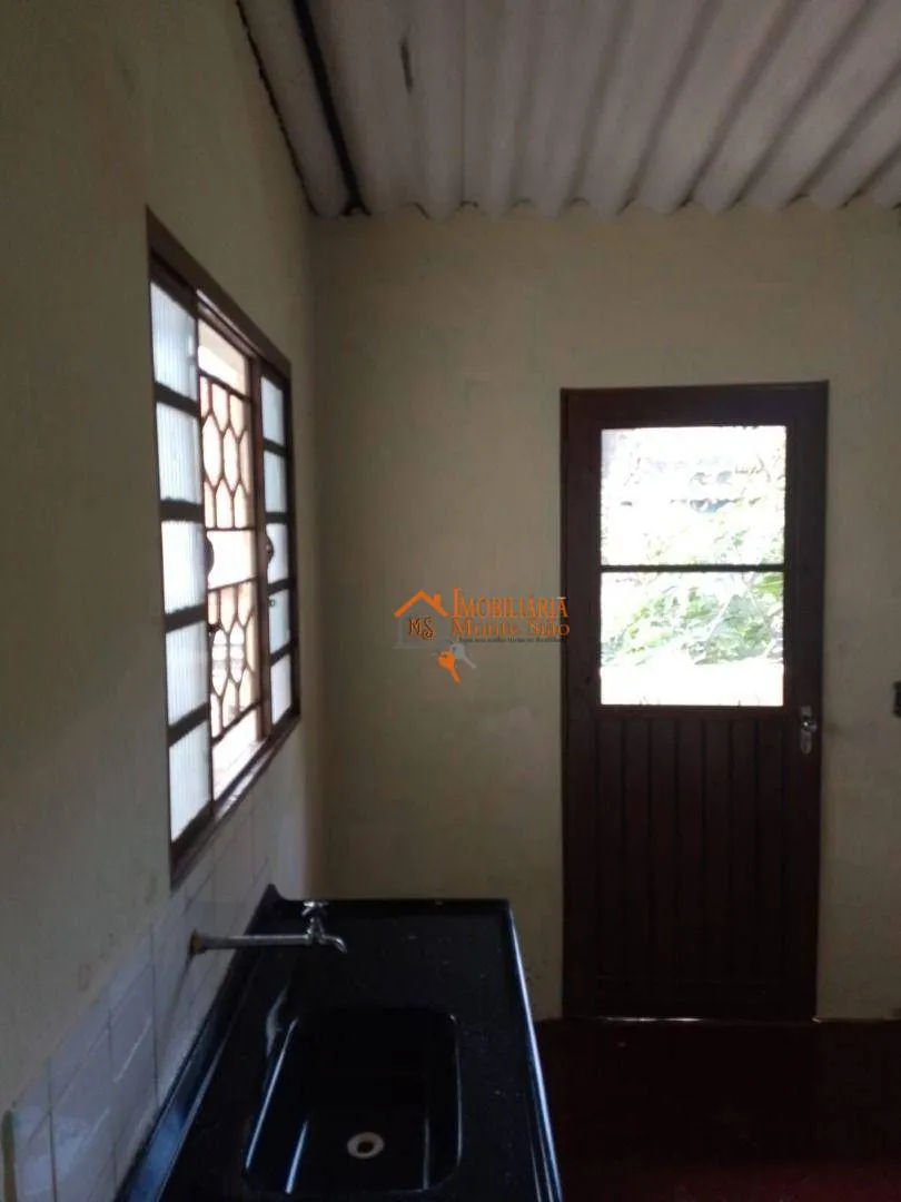 Imagem Sobrado com 4 dormitórios à venda, 200 m² por R$ 426.000,00 - Cidade Soberana - Guarulhos/SP