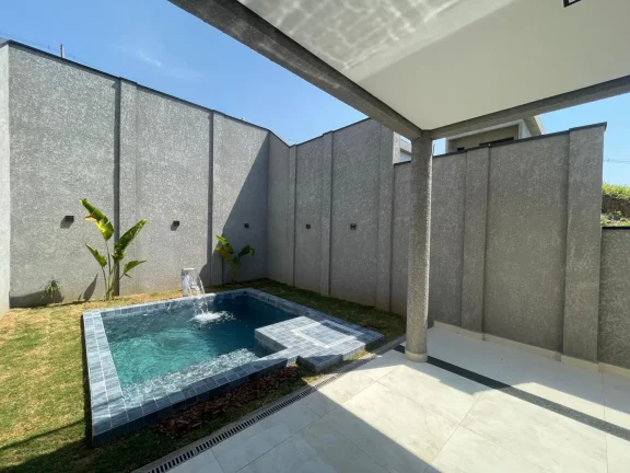 Imagem Casa com Piscina e Terraço no Condomínio Nova Jaguari