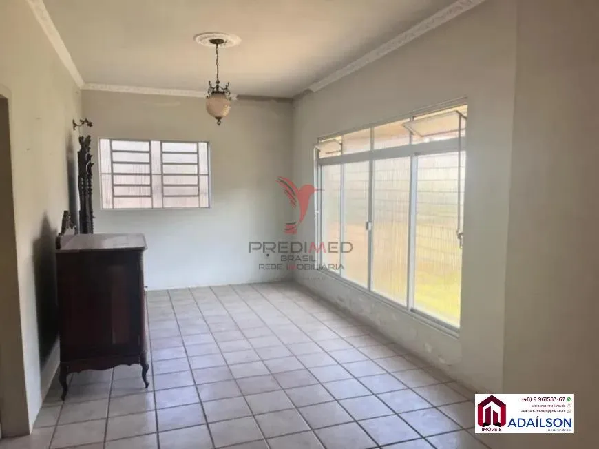 Imagem Casa em Florianópolis com 4 Quartos e 2 banheiros à Venda, 141 m² por R$ 1.490.000