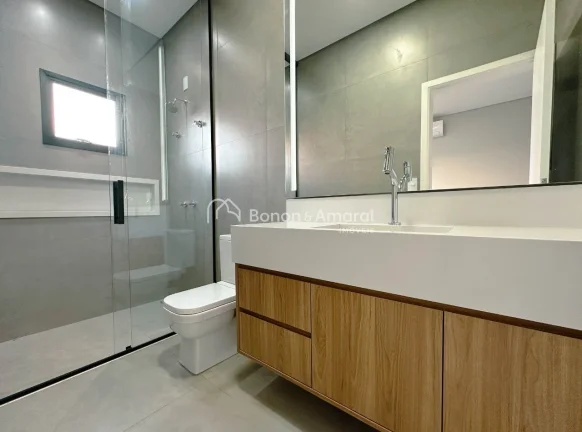 Imagem Casa térrea nova à venda com 3 quartos sendo 3 suítes, todas com armários planejados, ar condici...