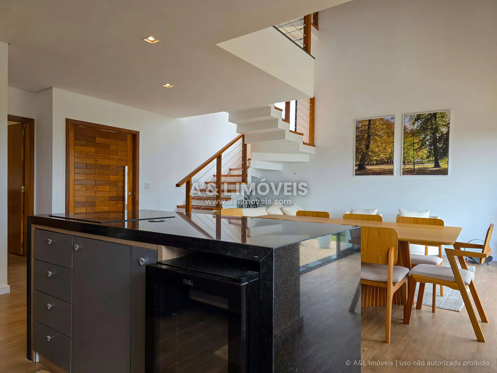Imagem Casa em Campos do Jordão | 4 Suítes, Porteira Fechada e Vista para o Vale