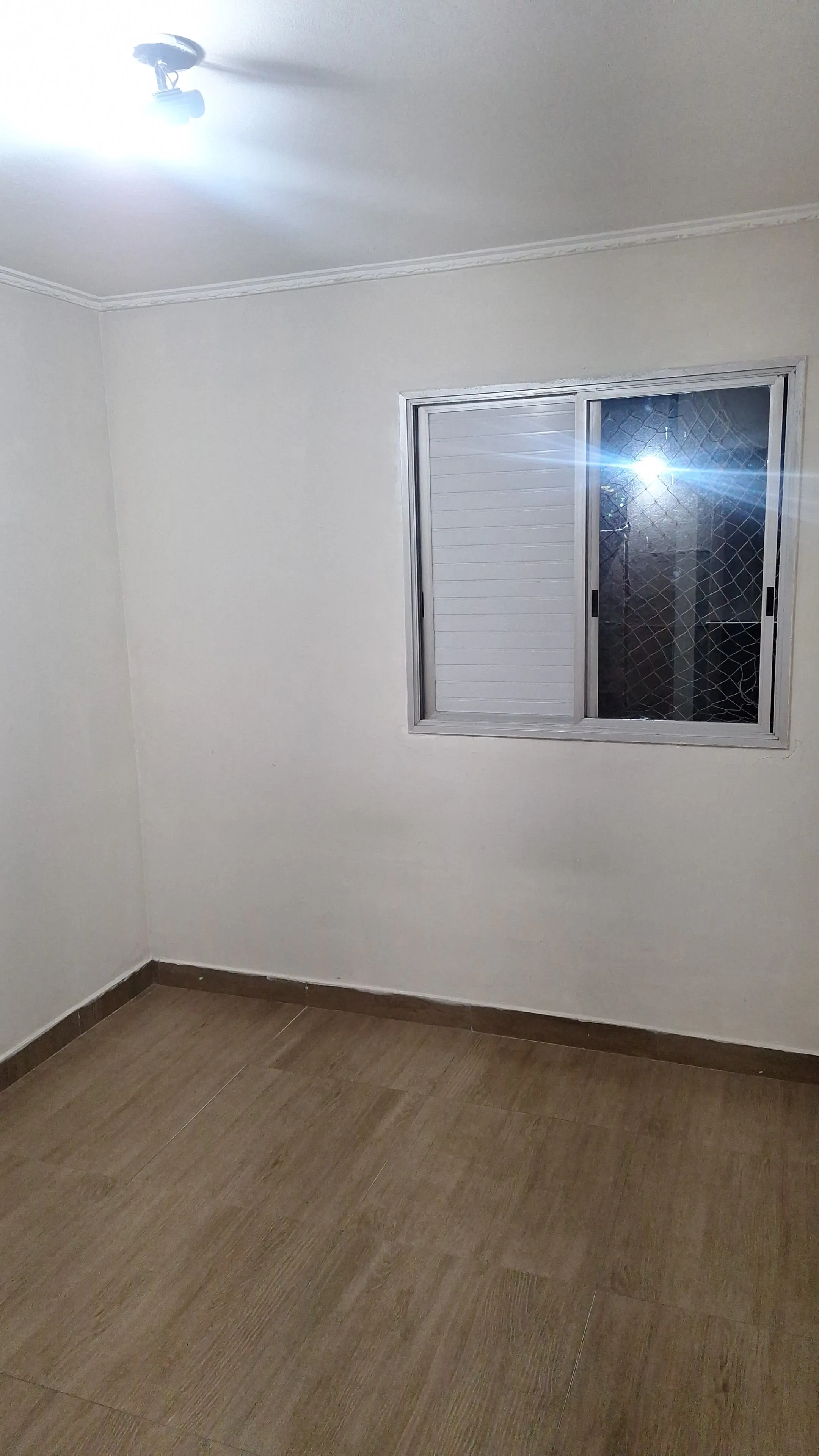 Imagem VENDO APTO DE 02 DORMIRÓRIOS NO CONJUNTO RESIDENCIAL INGAÍ - SP!