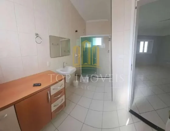 Imagem Maravilhosa casa três dormitórios suítes com sacadas ambiente integrados na reserva do bosque