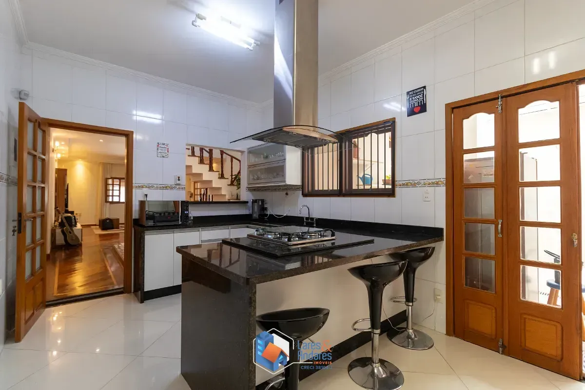 Imagem Sobrado para venda em Vila Clementino com 3 quartos, sendo 3 suítes, 241m²