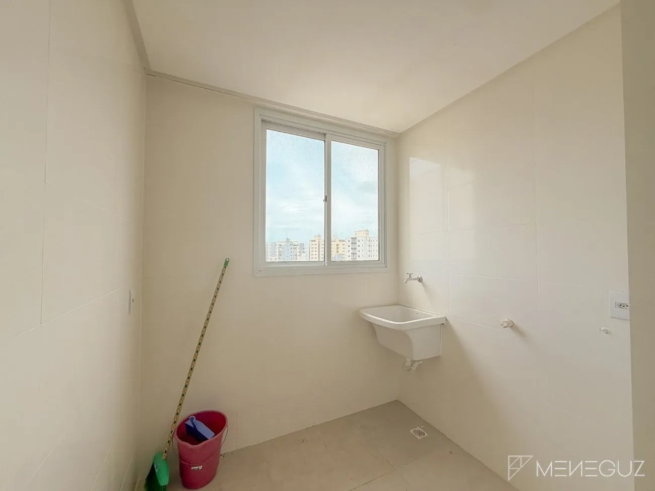 Imagem Apartamento quarto e sala a venda na Praia do Morro, em prédio novo, com lazer