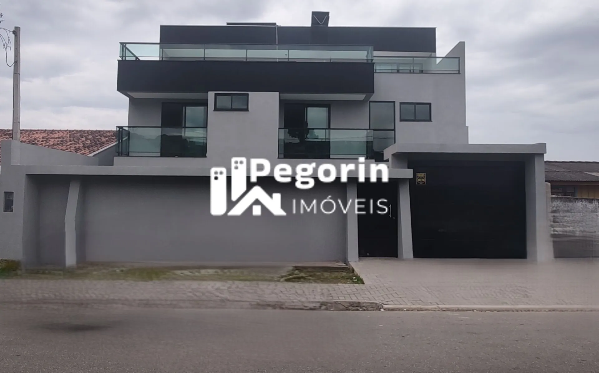 Imagem Sobrado Alto Padrão 4Quartos
