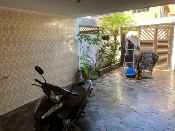 Imagem Sobreposta ampla na Aparecida com espaçosa laje, 3 quartos e 2 vagas!