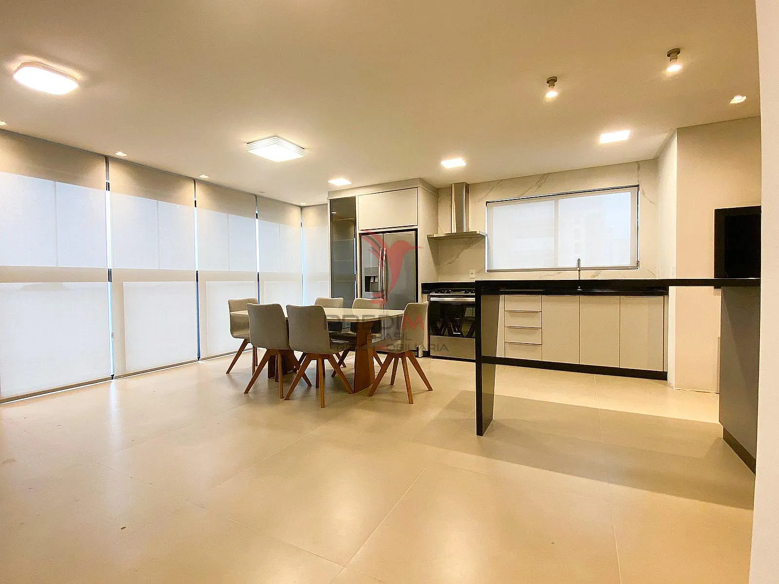 Imagem Apartamento em Balneário Piçarras 3 Suites, 2 Vagas,na Praia mobilado/decorado.Visita Mar