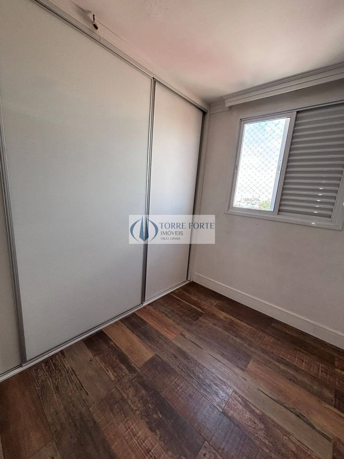 Imagem Excelente apartamento com 70 m² , 3 dormitórios, parcialmente mobiliado