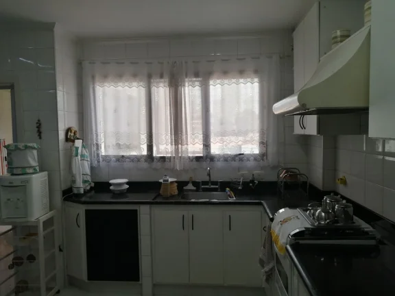 Imagem Lindo apartamento, com 151 m2, ampla sala p/ 2 ambientes, sala de ampla, lavabo, 4 dormitórios, com...