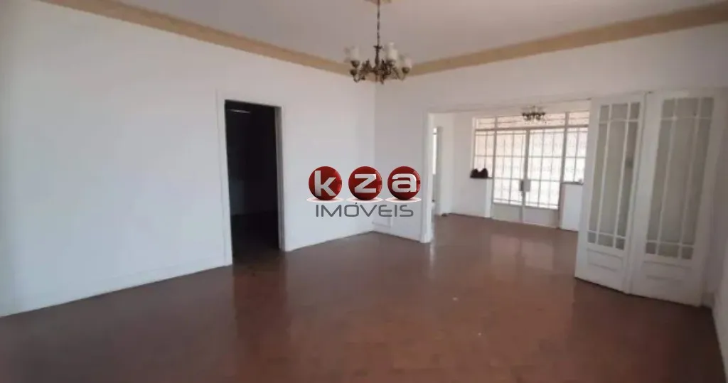 Imagem Imperdível Casa Comercial para Locação no Centro de Vinhedo-SP: 4 Quartos, 2 Salas, 2 Banheiros, 6 Vagas de Garagem, 270,00 m².