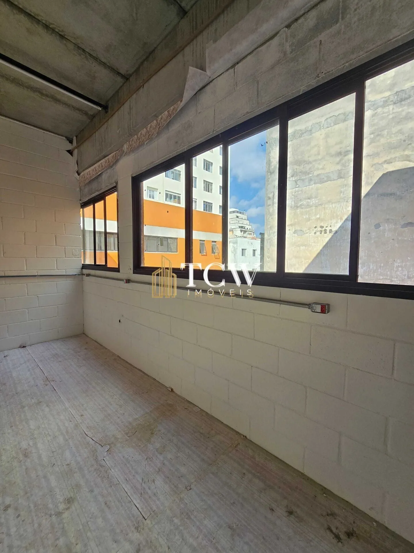 Imagem Galpão Comercial para Locação no Bom Retiro | 2.106 m² Totais | 1.603 m² Cobertos | São Paulo/SP