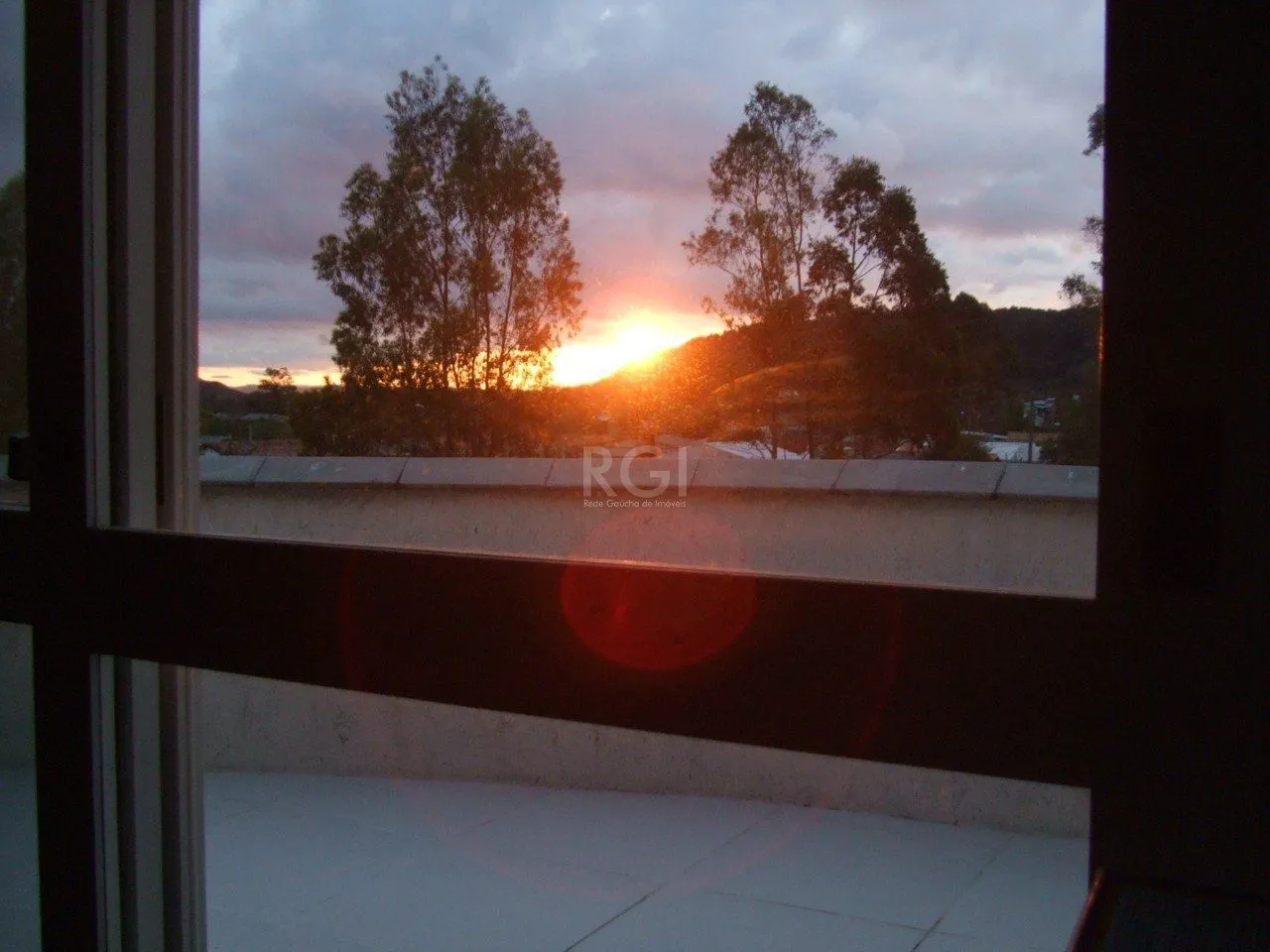 Imagem Casa para Venda - 272m², 3 dormitórios, sendo 1 suítes, 2 vagas - Hípica