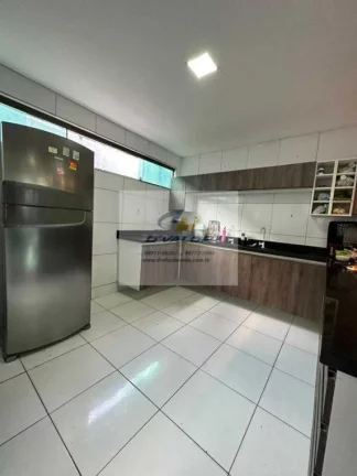 Imagem Vendo Casa, Porteira Fechada, com 250 m², 4 quartos s/ 2 suítes, sala p/ 3 ambientes, piscina, e 3 vagas