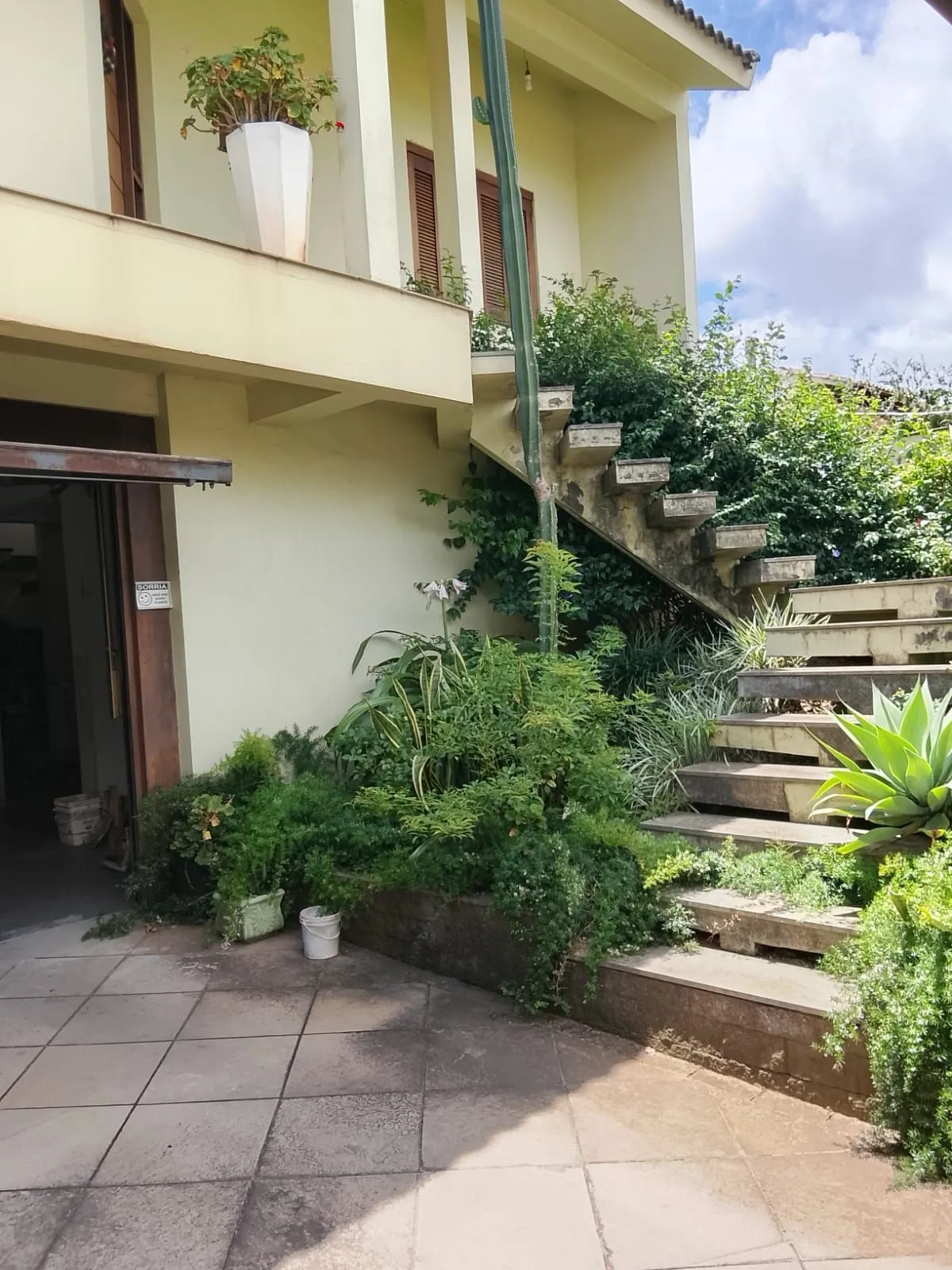 Imagem CASA / SOBRADO 5D e 10 vagas 3 Banheiros - Pátio enorme c/ Jacuzi e Pergolado - Living 3 ambientes - Sta Teresa